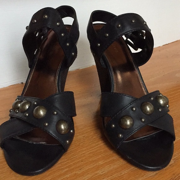 Kristin Davis VGUC triangle block heel style/studs - Picture 3 of 8